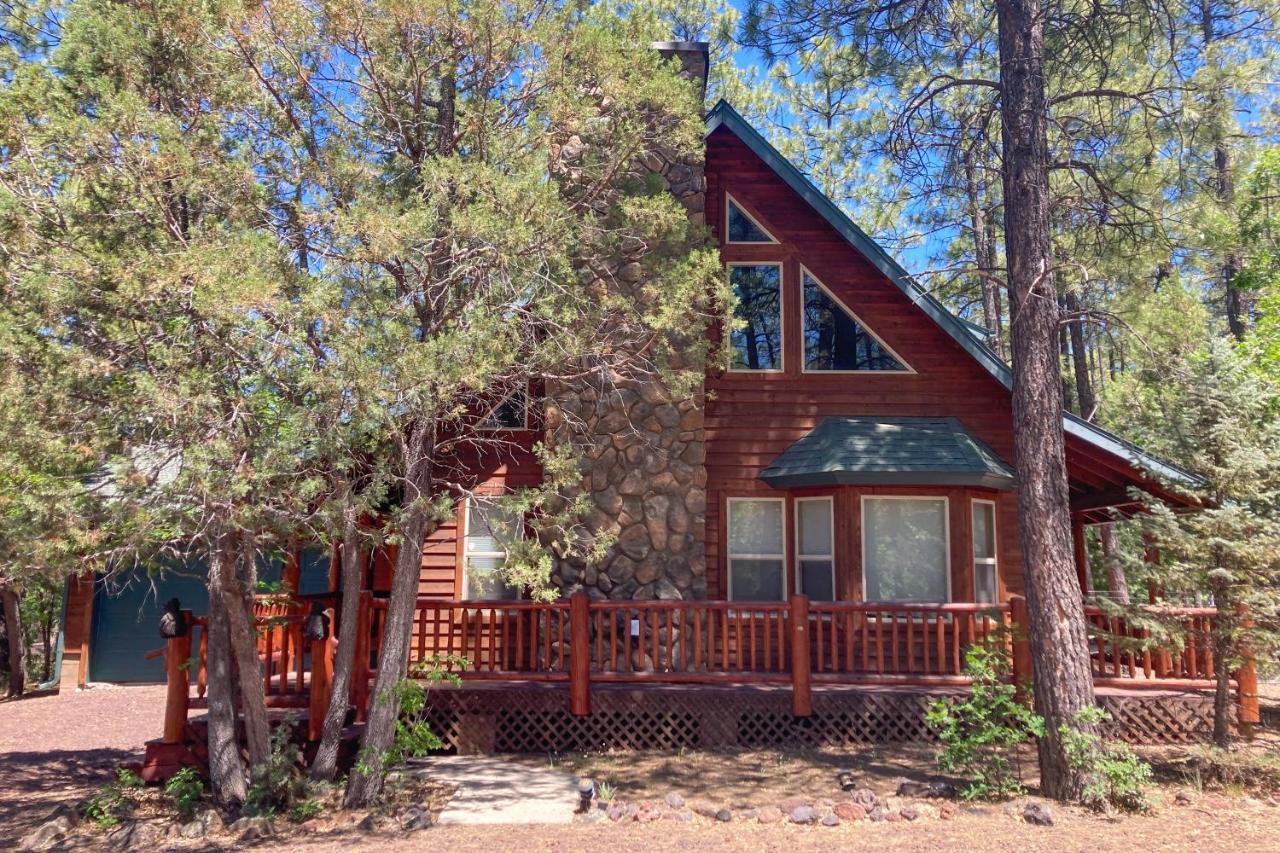 パイントップ・レイクサイド Whispering Pines Retreatヴィラ エクステリア 写真